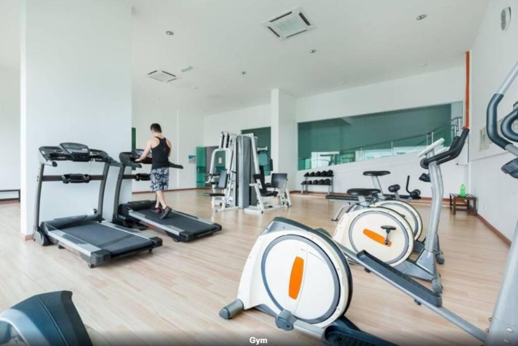 Baojuwu@2 Bedrooms Akademik Suites Austin Height Johor Bahru Extérieur photo